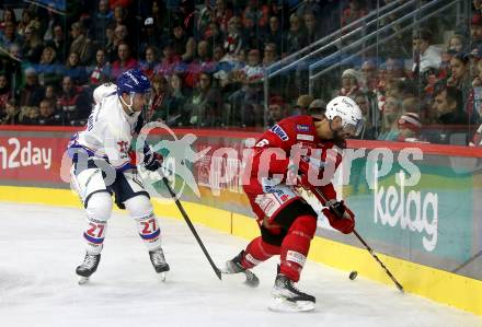 EBEL. Eishockey Bundesliga. EC KAC gegen  HC Innsbruck - Die Haie. Lucas Lessio,  (KAC),    Anders Krogsgaard (Innsbruck). Klagenfurt, am 1.11.2022.
Foto: Kuess
www.qspictures.net
---
pressefotos, pressefotografie, kuess, qs, qspictures, sport, bild, bilder, bilddatenbank