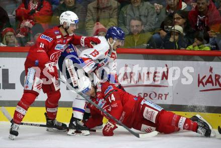 EBEL. Eishockey Bundesliga. EC KAC gegen  HC Innsbruck - Die Haie.  Lukas Haudum, Matthew Fraser,  (KAC), Adam Helewka   (Innsbruck). Klagenfurt, am 1.11.2022.
Foto: Kuess
www.qspictures.net
---
pressefotos, pressefotografie, kuess, qs, qspictures, sport, bild, bilder, bilddatenbank