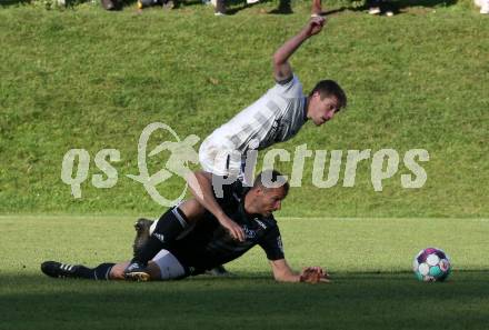 Fussball Kaerntner Liga. Koettmannsdorf gegen St. Jakob/Ros.. Nace Erzen  (Koettmannsdorf),    Thomas Pirker ,(St. Jakob). Koettmannsdorf, am 5.11.2022.
Foto: Kuess

---
pressefotos, pressefotografie, kuess, qs, qspictures, sport, bild, bilder, bilddatenbank