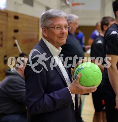 Handball. Cup. SVVW Klagenfurt gegen SC Ferlach.  Landeshauptmann Peter Kaiser. Klagenfurt, am 5.11.2022.
Foto: Kuess


---
pressefotos, pressefotografie, kuess, qs, qspictures, sport, bild, bilder, bilddatenbank