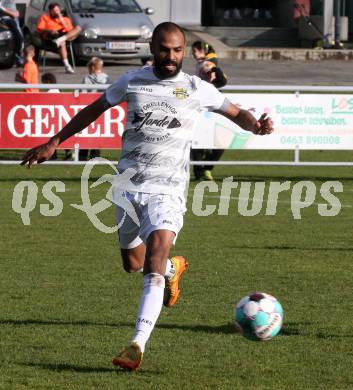 Fussball Kaerntner Liga. Koettmannsdorf gegen St. Jakob/Ros..  Tyrone Marcel Mc Cargo (Koettmannsdorf). Koettmannsdorf, am 5.11.2022.
Foto: Kuess

---
pressefotos, pressefotografie, kuess, qs, qspictures, sport, bild, bilder, bilddatenbank