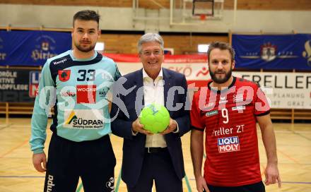 Handball. Cup. SVVW Klagenfurt gegen SC Ferlach. Striessnig Florian (Ferlach), Landeshauptmann Peter Kaiser, Godec Markus  (Klagenfurt). Klagenfurt, am 5.11.2022.
Foto: Kuess


---
pressefotos, pressefotografie, kuess, qs, qspictures, sport, bild, bilder, bilddatenbank