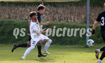 Fussball Kaerntner Liga. Koettmannsdorf gegen St. Jakob/Ros..  Adrian Stroj (Koettmannsdorf),    Raimund Valtiner (St. Jakob). KLagenfurt, am 5.11.2022.
Foto: Kuess

---
pressefotos, pressefotografie, kuess, qs, qspictures, sport, bild, bilder, bilddatenbank