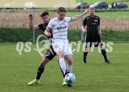 Fussball Kaerntner Liga. Koettmannsdorf gegen St. Jakob/Ros.. Nace Erzen  (Koettmannsdorf),    Manuel Alexander Schuettelkopf (St. Jakob). KLagenfurt, am 5.11.2022.
Foto: Kuess

---
pressefotos, pressefotografie, kuess, qs, qspictures, sport, bild, bilder, bilddatenbank