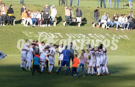 Fussball Kaerntner Liga. Koettmannsdorf gegen St. Jakob/Ros..  Jubel  (Koettmannsdorf). Koettmannsdorf, am 5.11.2022.
Foto: Kuess

---
pressefotos, pressefotografie, kuess, qs, qspictures, sport, bild, bilder, bilddatenbank