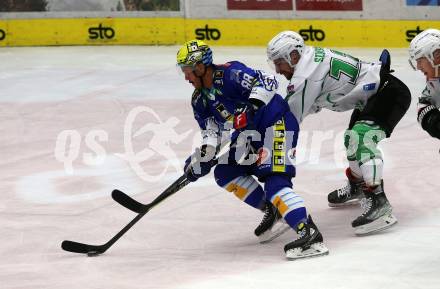 EBEL. Eishockey Bundesliga. EC VSV gegen HK SZ Olimpija. Anthony Luciani,  (VSV),    Nik Simsic (Olimpija). Villach, am 6.11.2022.
Foto: Kuess
www.qspictures.net
---
pressefotos, pressefotografie, kuess, qs, qspictures, sport, bild, bilder, bilddatenbank