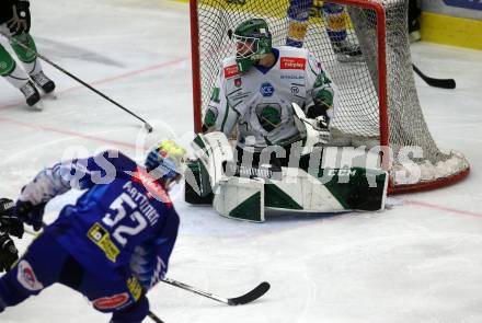 EBEL. Eishockey Bundesliga. EC VSV gegen HK SZ Olimpija.  Nicolas Rivett-Mattinen,  (VSV),    Anthony Morrone (Olimpija). Villach, am 6.11.2022.
Foto: Kuess
www.qspictures.net
---
pressefotos, pressefotografie, kuess, qs, qspictures, sport, bild, bilder, bilddatenbank