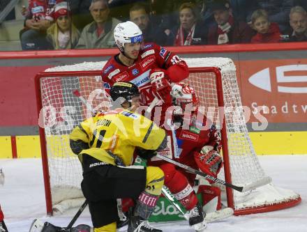 EBEL. Eishockey Bundesliga. EC KAC gegen  spusu Vienna Capitals.  Thomas Vallant, Sebastian Dahm, (KAC),  Yannic Pilloni   (Vienna Capitals). Klagenfurt, am 6.11.2022.
Foto: Kuess
www.qspictures.net
---
pressefotos, pressefotografie, kuess, qs, qspictures, sport, bild, bilder, bilddatenbank