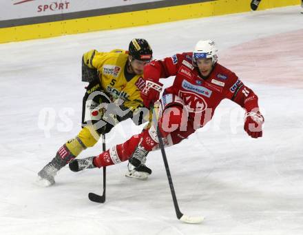 EBEL. Eishockey Bundesliga. EC KAC gegen  spusu Vienna Capitals.  Lukas Haudum, (KAC),     Dominic Hackl  (Vienna Capitals). Klagenfurt, am 6.11.2022.
Foto: Kuess
www.qspictures.net
---
pressefotos, pressefotografie, kuess, qs, qspictures, sport, bild, bilder, bilddatenbank