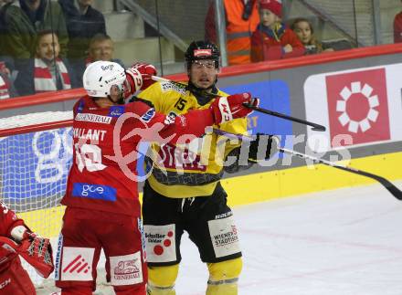 EBEL. Eishockey Bundesliga. EC KAC gegen  spusu Vienna Capitals.  Thomas Vallant, (KAC),    James Sheppard  (Vienna Capitals). Klagenfurt, am 6.11.2022.
Foto: Kuess
www.qspictures.net
---
pressefotos, pressefotografie, kuess, qs, qspictures, sport, bild, bilder, bilddatenbank