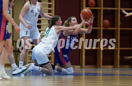 Basketball Damen. AUSTRIA CUP.  KOS Celovec Damen gegen UBSC-DBBC Graz.  Lana Santelj (KOS),  Lenny Jacimovic (Graz). Klagenfurt, 12.11.2022.
Foto: Kuess
---
pressefotos, pressefotografie, kuess, qs, qspictures, sport, bild, bilder, bilddatenbank