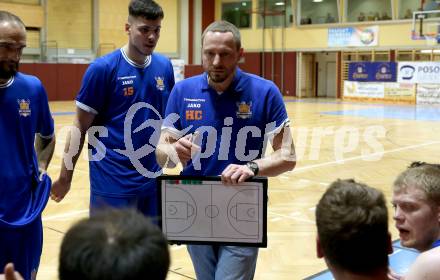 Basketball 2. Liga 2022/2023. Grunddurchgang 6. Runde.  KOS Celovec gegen  BBU Salzburg.    Trainer Christian Ponz  (Salzburg). Klagenfurt, am 12.11.2022.
Foto: Kuess
www.qspictures.net
---
pressefotos, pressefotografie, kuess, qs, qspictures, sport, bild, bilder, bilddatenbank