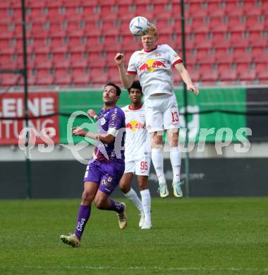 Fussball Bundesliga. SK Austria Klagenfurt gegen FC Red Bull Salzburg. Markus Pink   (Klagenfurt),  Nicolas Seiwald (Salzburg). Klagenfurt, am 13.11.2022.
Foto: Kuess
---
pressefotos, pressefotografie, kuess, qs, qspictures, sport, bild, bilder, bilddatenbank