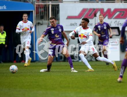 Fussball Bundesliga. SK Austria Klagenfurt gegen FC Red Bull Salzburg.  Andrew Irving (Klagenfurt),  Junior Adamu (Salzburg). Klagenfurt, am 13.11.2022.
Foto: Kuess
---
pressefotos, pressefotografie, kuess, qs, qspictures, sport, bild, bilder, bilddatenbank