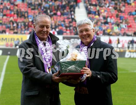 Fussball Bundesliga. SK Austria Klagenfurt gegen FC Red Bull Salzburg. Walter Ludescher,  Peter Kaiser,  (Klagenfurt). Klagenfurt, am 13.11.2022.
Foto: Kuess
---
pressefotos, pressefotografie, kuess, qs, qspictures, sport, bild, bilder, bilddatenbank