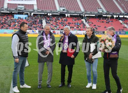 Fussball Bundesliga. SK Austria Klagenfurt gegen FC Red Bull Salzburg. Patrick Jochum, Walter Ludescher,  Peter Kaiser, Klaus Mitterdorfer, Arno Arthofer,  (Klagenfurt). Klagenfurt, am 13.11.2022.
Foto: Kuess
---
pressefotos, pressefotografie, kuess, qs, qspictures, sport, bild, bilder, bilddatenbank