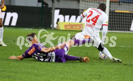 Fussball Bundesliga. SK Austria Klagenfurt gegen FC Red Bull Salzburg. Christopher Wernitznig,   (Klagenfurt), Hamacire Youba Diarra (Salzburg). Klagenfurt, am 13.11.2022.
Foto: Kuess
---
pressefotos, pressefotografie, kuess, qs, qspictures, sport, bild, bilder, bilddatenbank