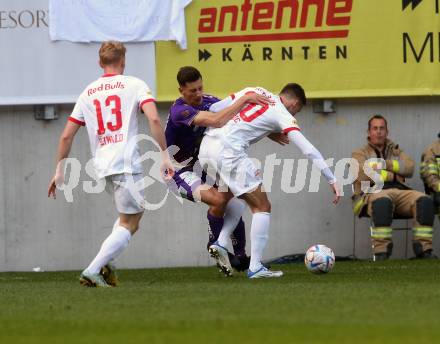 Fussball Bundesliga. SK Austria Klagenfurt gegen FC Red Bull Salzburg. Till Sebastian Schumacher  (Klagenfurt), Amar Dedic (Salzburg). Klagenfurt, am 13.11.2022.
Foto: Kuess
---
pressefotos, pressefotografie, kuess, qs, qspictures, sport, bild, bilder, bilddatenbank