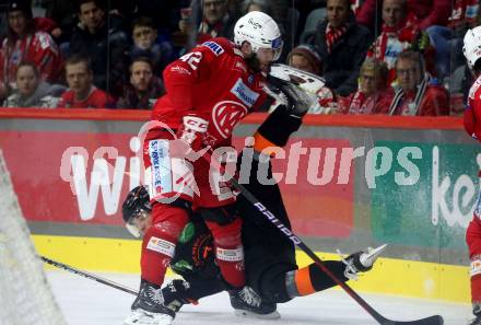 EBEL. Eishockey Bundesliga. EC KAC gegen  Moser Medical Graz99ers.  Ticar Rok (KAC),    Pfeffer Jacob (Graz). Klagenfurt, am 15.11.2022.
Foto: Kuess
www.qspictures.net
---
pressefotos, pressefotografie, kuess, qs, qspictures, sport, bild, bilder, bilddatenbank