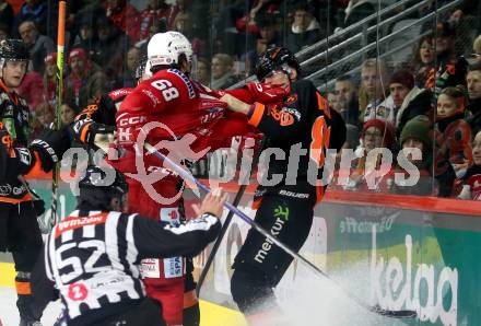 EBEL. Eishockey Bundesliga. EC KAC gegen  Moser Medical Graz99ers.  Gomboc Luka (KAC),    Krainz Clemens (Graz). Klagenfurt, am 15.11.2022.
Foto: Kuess
www.qspictures.net
---
pressefotos, pressefotografie, kuess, qs, qspictures, sport, bild, bilder, bilddatenbank