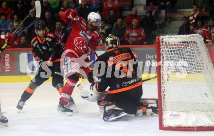 EBEL. Eishockey Bundesliga. EC KAC gegen  Moser Medical Graz99ers.  Lessio Lucas (KAC),    Egger Amadeus Benito, Engstrand Christian (Graz). Klagenfurt, am 15.11.2022.
Foto: Kuess
www.qspictures.net
---
pressefotos, pressefotografie, kuess, qs, qspictures, sport, bild, bilder, bilddatenbank