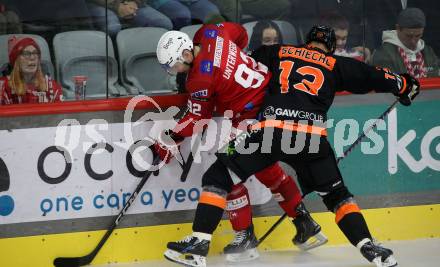 EBEL. Eishockey Bundesliga. EC KAC gegen  Moser Medical Graz99ers. Unterweger Clemens  (KAC),    Schiechl Michael (Graz). Klagenfurt, am 15.11.2022.
Foto: Kuess
www.qspictures.net
---
pressefotos, pressefotografie, kuess, qs, qspictures, sport, bild, bilder, bilddatenbank