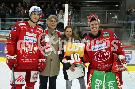 EBEL. Eishockey Bundesliga. EC KAC gegen  Moser Medical Graz99ers. Lukas Haudum, Spieler des Abends Sebastian Dahm  (KAC). Klagenfurt, am 15.11.2022.
Foto: Kuess
www.qspictures.net
---
pressefotos, pressefotografie, kuess, qs, qspictures, sport, bild, bilder, bilddatenbank