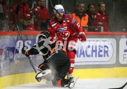 EBEL. Eishockey Bundesliga. EC KAC gegen  Moser Medical Graz99ers.  Bukarts Rihards (KAC),    Pfeffer Jacob (Graz). Klagenfurt, am 15.11.2022.
Foto: Kuess
www.qspictures.net
---
pressefotos, pressefotografie, kuess, qs, qspictures, sport, bild, bilder, bilddatenbank