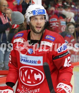 EBEL. Eishockey Bundesliga. EC KAC gegen  HC Pustertal Woelfe.  Rok Ticar (KAC). Klagenfurt, am 18.11.2022.
Foto: Kuess
www.qspictures.net
---
pressefotos, pressefotografie, kuess, qs, qspictures, sport, bild, bilder, bilddatenbank