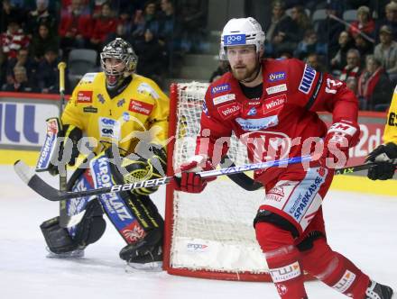 EBEL. Eishockey Bundesliga. EC KAC gegen  HC Pustertal Woelfe. Rihards Bukarts,  (KAC),    Jacob Wesley Smith  (Pustertal). Klagenfurt, am 18.11.2022.
Foto: Kuess
www.qspictures.net
---
pressefotos, pressefotografie, kuess, qs, qspictures, sport, bild, bilder, bilddatenbank