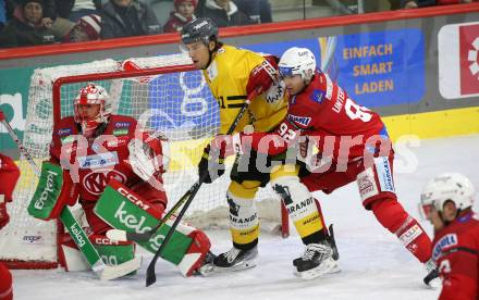 EBEL. Eishockey Bundesliga. EC KAC gegen  HC Pustertal Woelfe.  Clemens Unterweger, Sebastian Dahm, (KAC), Filip Ahl    (Pustertal). Klagenfurt, am 18.11.2022.
Foto: Kuess
www.qspictures.net
---
pressefotos, pressefotografie, kuess, qs, qspictures, sport, bild, bilder, bilddatenbank