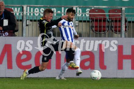 Fussball Woertherseecup. Herta BSC gegen TSV 1860. Nader El-Jindaoui (Herta),  Fabian Greilinger (TSV 1860). Klagenfurt, am 19.11.2022.
Foto: Kuess
---
pressefotos, pressefotografie, kuess, qs, qspictures, sport, bild, bilder, bilddatenbank