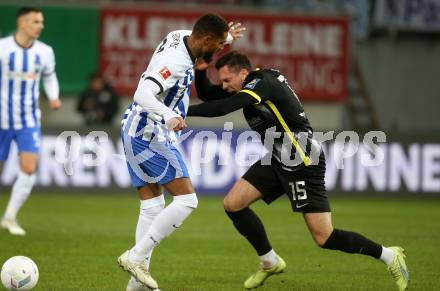 Fussball Woertherseecup. Herta BSC gegen TSV 1860.  Kevin-Prince Boateng (Herta),  Marcel Baer (TSV 1860). Klagenfurt, am 19.11.2022.
Foto: Kuess
---
pressefotos, pressefotografie, kuess, qs, qspictures, sport, bild, bilder, bilddatenbank