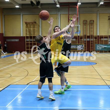 Basketball 2. Liga 2022/2023. Grunddurchgang 7. Runde.  	Woerthersee Piraten gegen  Union Deutsch Wagram Alligators.  Andreas Nuck  (Piraten),  Simon Marek (Deutsch Wagram). Klagenfurt, am 19.11.2022.
Foto: Kuess
www.qspictures.net
---
pressefotos, pressefotografie, kuess, qs, qspictures, sport, bild, bilder, bilddatenbank