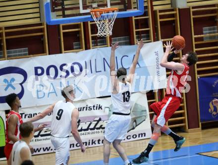 Basketball 2. Liga 2022/2023. Grunddurchgang 7. Runde.  KOS Celovec gegen  Upper Austrian Ballers.  Andrej Blazevic, Maximilian Seher  (KOS),  Justin Sedlak (Austrian Ballers). Klagenfurt, am 20.11.2022.
Foto: Kuess
www.qspictures.net
---
pressefotos, pressefotografie, kuess, qs, qspictures, sport, bild, bilder, bilddatenbank