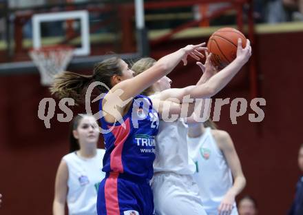 Basketball Damen Superliga. Grunddurchgang 7. Runde. KOS Celovec Damen gegen UBSC-DBBC Graz. Johanna Thamer  (KOS),  Sabrina Werner (Graz). Klagenfurt, 20.11.2022.
Foto: Kuess
---
pressefotos, pressefotografie, kuess, qs, qspictures, sport, bild, bilder, bilddatenbank