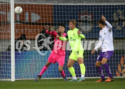 Fussball Woertherseecup. SK Austria Klagenfurt gegen 1860 Muenchen.  Phillip Menzel, (Austria Klagenfurt), Fynn Lakenmacher    (1860 Muenchen). Klagenfurt, 20.11.2022.
Foto: Kuess
---
pressefotos, pressefotografie, kuess, qs, qspictures, sport, bild, bilder, bilddatenbank