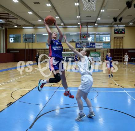 Basketball Damen Superliga. Grunddurchgang 7. Runde. KOS Celovec Damen gegen UBSC-DBBC Graz.  Johanna Thamer (KOS),  Ajla Meskic (Graz). Klagenfurt, 20.11.2022.
Foto: Kuess
---
pressefotos, pressefotografie, kuess, qs, qspictures, sport, bild, bilder, bilddatenbank