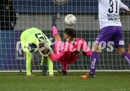 Fussball Woertherseecup. SK Austria Klagenfurt gegen 1860 Muenchen. Phillip Menzel,   (Austria Klagenfurt),   Fynn Lakenmacher (1860 Muenchen). Klagenfurt, 20.11.2022.
Foto: Kuess
---
pressefotos, pressefotografie, kuess, qs, qspictures, sport, bild, bilder, bilddatenbank