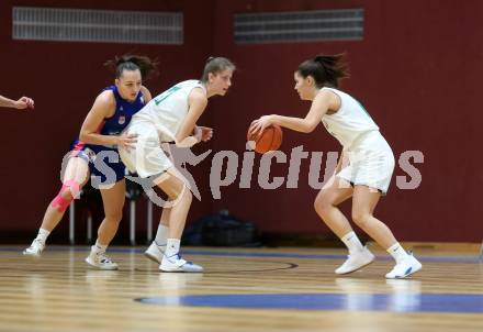 Basketball Damen Superliga. Grunddurchgang 7. Runde. KOS Celovec Damen gegen UBSC-DBBC Graz. Lana Santelj, Valentina Peulic  (KOS),  Elisabeth Dudau (Graz). Klagenfurt, 20.11.2022.
Foto: Kuess
---
pressefotos, pressefotografie, kuess, qs, qspictures, sport, bild, bilder, bilddatenbank