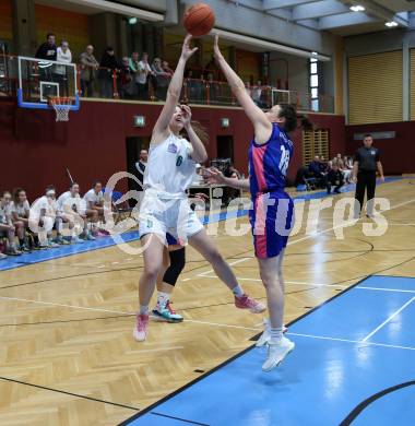 Basketball Damen Superliga. Grunddurchgang 7. Runde. KOS Celovec Damen gegen UBSC-DBBC Graz. Alina Seher  (KOS), Annika Neumann  (Graz). Klagenfurt, 20.11.2022.
Foto: Kuess
---
pressefotos, pressefotografie, kuess, qs, qspictures, sport, bild, bilder, bilddatenbank