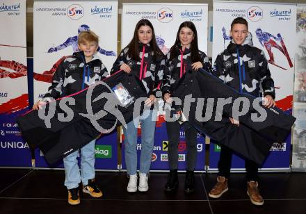 Schi Alpin. Schi Nordisch. Biathlon. Einkleidung Landesschiverband.   Janik Andreycic (Schi Alpin), Fiona Pinter (Langlauf), Chiara Pinter (Langlauf), Elias Jaeger (Biathlon). Klagenfurt, am 3.12.2022.
Foto: Kuess

---
pressefotos, pressefotografie, kuess, qs, qspictures, sport, bild, bilder, bilddatenbank