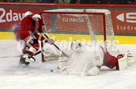 EBEL. Eishockey Bundesliga. EC KAC gegen  Salzburg.  Lucas Lessio, (KAC),  David Kickert   (Salzburg). Klagenfurt, am 9.12.2022.
Foto: Kuess
www.qspictures.net
---
pressefotos, pressefotografie, kuess, qs, qspictures, sport, bild, bilder, bilddatenbank