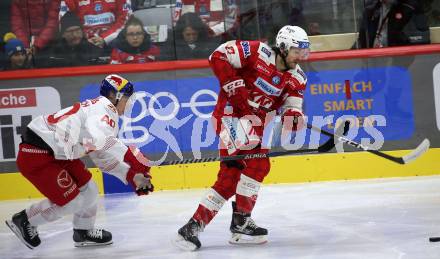 EBEL. Eishockey Bundesliga. EC KAC gegen  Salzburg.  Manuel Ganahl, (KAC),  Tim Luca Harnisch   (Salzburg). Klagenfurt, am 9.12.2022.
Foto: Kuess
www.qspictures.net
---
pressefotos, pressefotografie, kuess, qs, qspictures, sport, bild, bilder, bilddatenbank