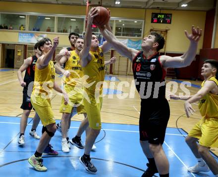 Basketball 2. Liga 2022/2023. Grunddurchgang 10. Runde. Woerthersee Piraten gegen  Mistelbach Mustangs.  Jan-Arne Apschner  (Piraten),  Nedas Krisciunas (Mistelbach). Klagenfurt, am 10.12.2022.
Foto: Kuess
www.qspictures.net
---
pressefotos, pressefotografie, kuess, qs, qspictures, sport, bild, bilder, bilddatenbank