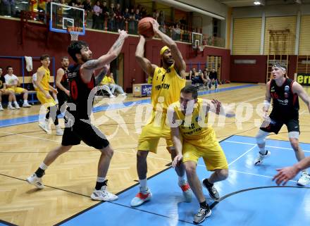 Basketball 2. Liga 2022/2023. Grunddurchgang 10. Runde. Woerthersee Piraten gegen  Mistelbach Mustangs.  Shawn L. Ray, Jan-Arne Apschner  (Piraten),  Zdenek Nehyba (Mistelbach). Klagenfurt, am 10.12.2022.
Foto: Kuess
www.qspictures.net
---
pressefotos, pressefotografie, kuess, qs, qspictures, sport, bild, bilder, bilddatenbank