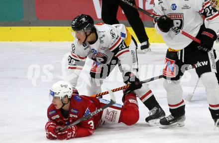 EBEL. Eishockey Bundesliga. EC KAC gegen  Pioneers Vorarlberg. Tobias Sablattnig,  (KAC),    Christian Bull (Vorarlberg). Klagenfurt, am 11.12.2022.
Foto: Kuess
www.qspictures.net
---
pressefotos, pressefotografie, kuess, qs, qspictures, sport, bild, bilder, bilddatenbank