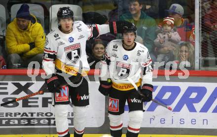 EBEL. Eishockey Bundesliga. EC KAC gegen  Pioneers Vorarlberg.  Torjubel Hampus Eriksson, Jack Jacome  (Vorarlberg). Klagenfurt, am 11.12.2022.
Foto: Kuess
www.qspictures.net
---
pressefotos, pressefotografie, kuess, qs, qspictures, sport, bild, bilder, bilddatenbank