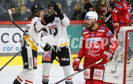 EBEL. Eishockey Bundesliga. EC KAC gegen  Pioneers Vorarlberg. Torjubel Julian Metzler, Richard Jarusek (Vorarlberg). Klagenfurt, am 11.12.2022.
Foto: Kuess
www.qspictures.net
---
pressefotos, pressefotografie, kuess, qs, qspictures, sport, bild, bilder, bilddatenbank