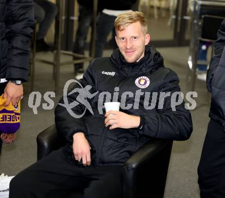 Fussballl Bundesliga. SK Austria Klagenfurt. Kaernten singt Weihnachtslieder.   Christopher Cvetko. Klagenfurt, am 11.12.2022.
Foto:Kuess

---
pressefotos, pressefotografie, kuess, qs, qspictures, sport, bild, bilder, bilddatenbank